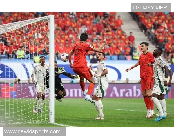 2025年中国足球观众人数统计国足对澳大利亚赛事吸引超七万人观赛